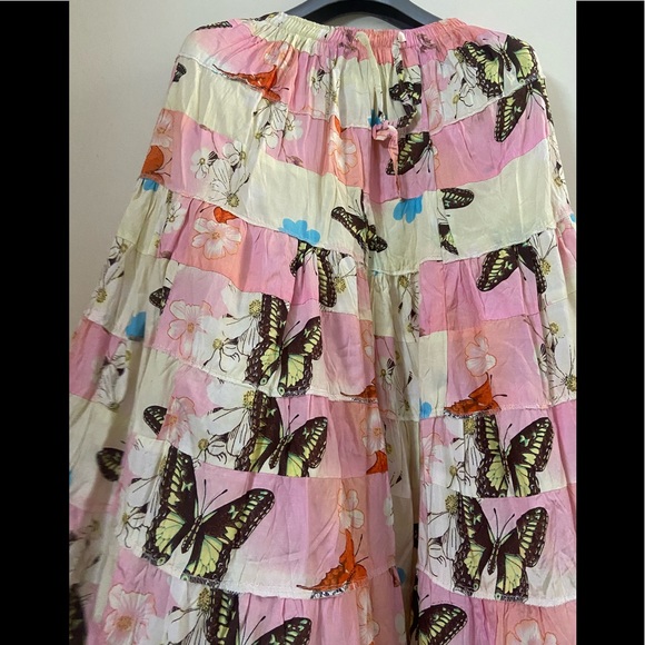 🦋BUTTERFLY PRINT SKIRT 🦋 - Picture 4 of 4